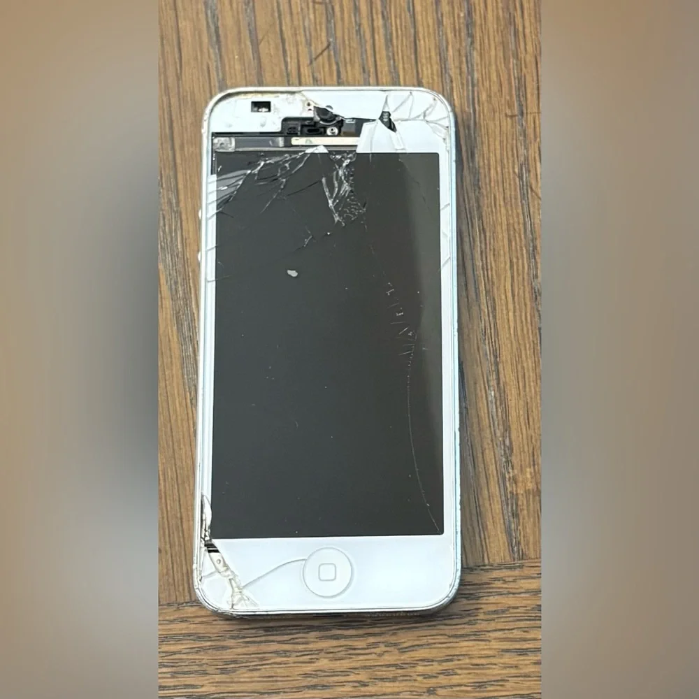 iPhone 6 - broken screen-16GB) Space Gray with original box